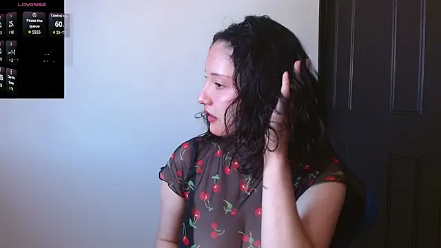 Snapshot of alexaa08 chatting on January 7, 2:08 pm alexaa08 online show from January 7, 2:08 pm