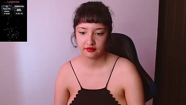 Snapshot of alexaa08 chatting on April 4, 2:14 pm alexaa08 online show from April 4, 2:14 pm
