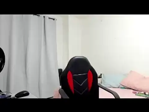 Snapshot of Sanddi_milff chatting on January 27, 9:00 pm Sanddi milff online show from January 27, 9:00 pm