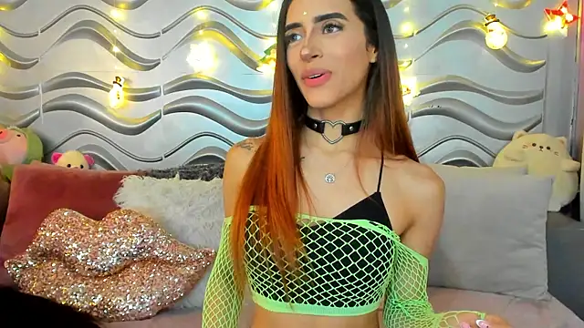 StormiRusso online show from December 23, 12:25 am