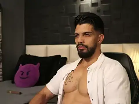 DannSaenz online show from February 20, 10:26 pm