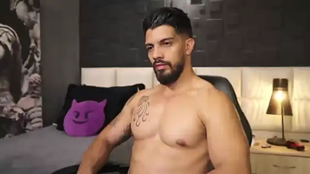 DannSaenz online show from February 21, 9:00 pm