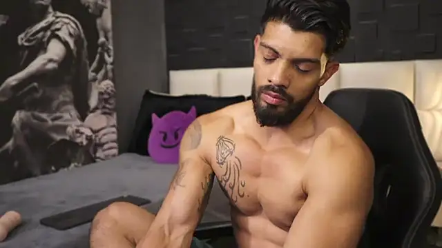 DannSaenz online show from February 22, 5:24 pm