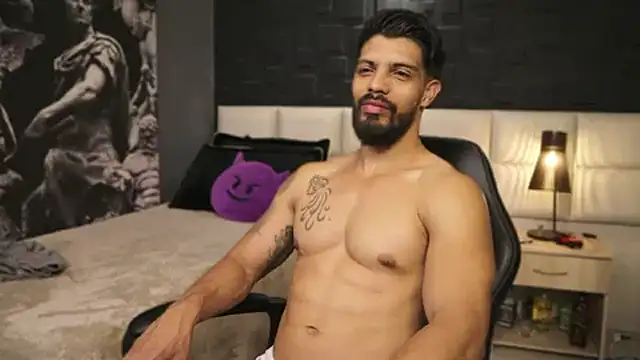 DannSaenz online show from February 25, 5:36 pm