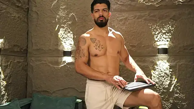 DannSaenz online show from March 11, 10:51 am