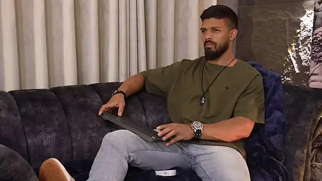 DannSaenz online show from November 15, 5:20 pm