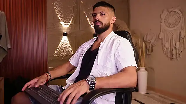DannSaenz online show from July 18, 8:34 pm