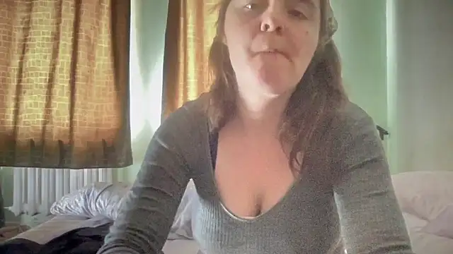 Diamond Tyler online show from June 13, 5:27 am