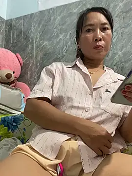 Linaannn online show from December 3, 12:03 pm