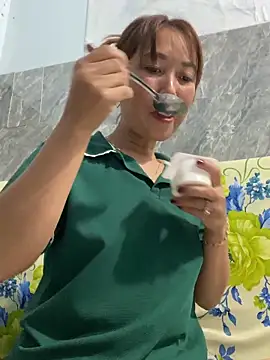 Linaannn online show from February 7, 11:52 pm