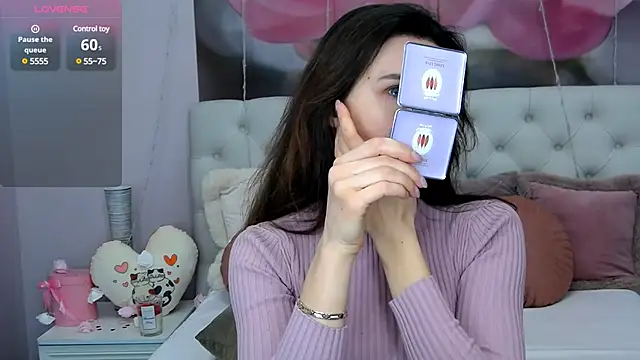 Snapshot of VioletUmi chatting on February 27, 8:17 am VioletUmi online show from February 27, 8:17 am