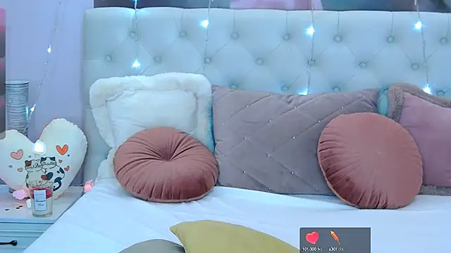 Snapshot of VioletUmi chatting on February 27, 2:32 pm VioletUmi online show from February 27, 2:32 pm