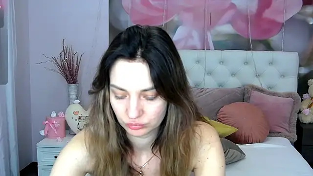 Snapshot of VioletUmi chatting on February 28, 8:09 am VioletUmi online show from February 28, 8:09 am