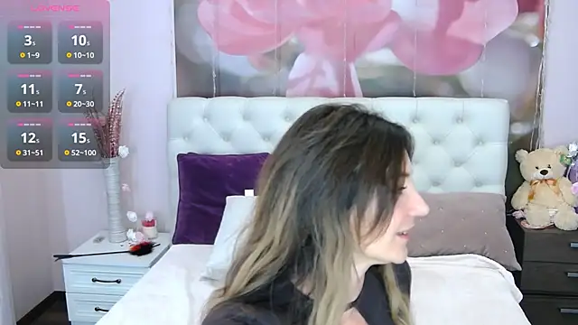 Snapshot of VioletUmi chatting on September 15, 8:14 am VioletUmi online show from September 15, 8:14 am