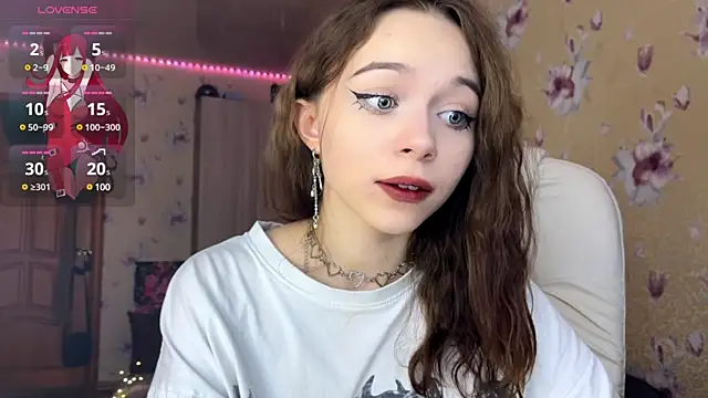 Snapshot of _SofiaBrown chatting on December 18, 6:35 pm SofiaBrown online show from December 18, 6:35 pm