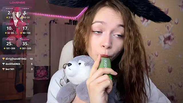 Snapshot of _SofiaBrown chatting on February 11, 3:29 am SofiaBrown online show from February 11, 3:29 am