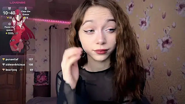 Snapshot of _SofiaBrown chatting on February 12, 4:44 am SofiaBrown online show from February 12, 4:44 am