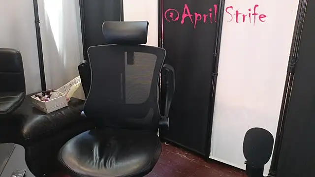 april show her online show from July 28, 3:21 pm