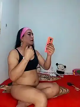 Snapshot of Natasha_Hart chatting on December 22, 1:24 am Natasha Hart online show from December 22, 1:24 am