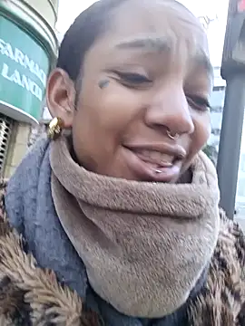 Laanegraofficial  online show from December 9, 10:11 am