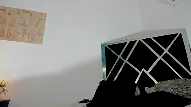 anahidolls online show from February 17, 8:15 pm