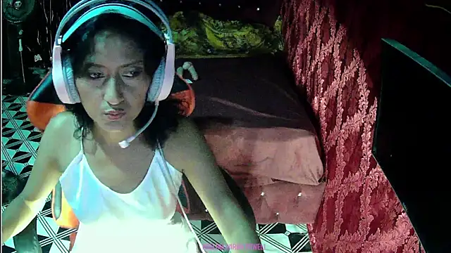 Snapshot of AdelinaMiran90 chatting on February 20, 3:23 am AdelinaMiran90 online show from February 20, 3:23 am