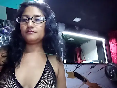 Snapshot of AdelinaMiran90 chatting on October 17, 4:15 am AdelinaMiran90 online show from October 17, 4:15 am