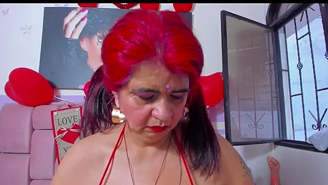 Snapshot of RoxetteMature chatting on February 12, 11:51 am RoxetteMature online show from February 12, 11:51 am