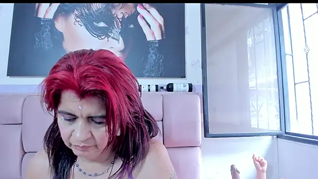 Snapshot of RoxetteMature chatting on March 5, 6:01 pm RoxetteMature online show from March 5, 6:01 pm