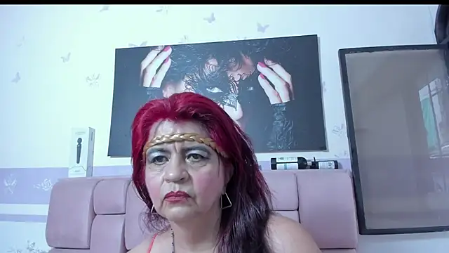 Snapshot of RoxetteMature chatting on March 6, 11:47 am RoxetteMature online show from March 6, 11:47 am
