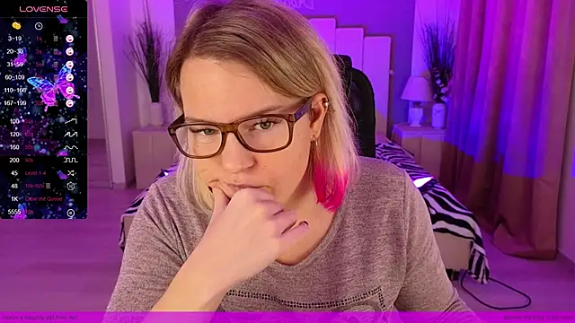 EVAshinyGIRL online show from January 9, 8:03 am