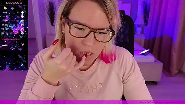 EVAshinyGIRL online show from January 12, 7:53 am