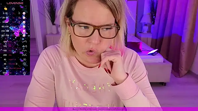 EVAshinyGIRL online show from January 12, 11:39 am