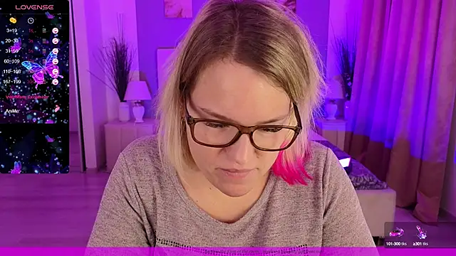 EVAshinyGIRL online show from January 14, 7:59 am