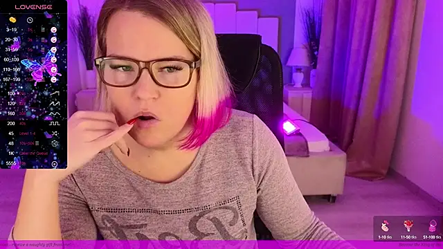 EVAshinyGIRL online show from January 22, 7:35 am