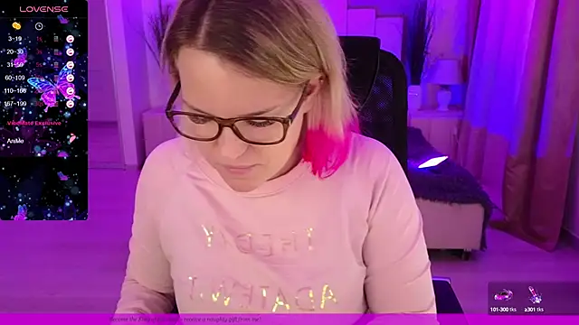 EVAshinyGIRL online show from February 7, 8:11 am