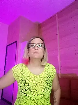 EVAshinyGIRL online show from March 2, 1:49 pm