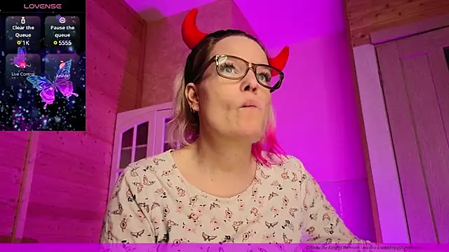 EVAshinyGIRL online show from March 9, 7:48 pm