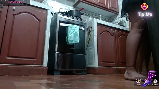 carlajames  online show from February 25, 1:41 am