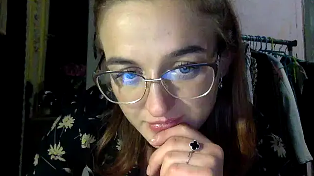 Snapshot of OVER_HIGH chatting on November 9, 1:15 am OVER HIGH online show from November 9, 1:15 am