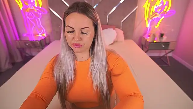 Snapshot of KiraCandyS chatting on November 11, 9:48 pm KiraCandyS online show from November 11, 9:48 pm