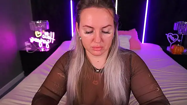 Snapshot of KiraCandyS chatting on November 13, 11:36 pm KiraCandyS online show from November 13, 11:36 pm