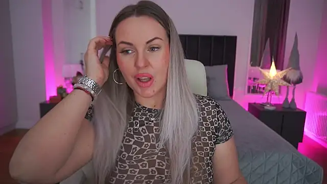 KiraCandyS online show from January 14, 9:20 pm