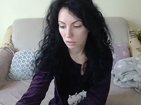 Emmatoo online show from February 15, 9:52 am