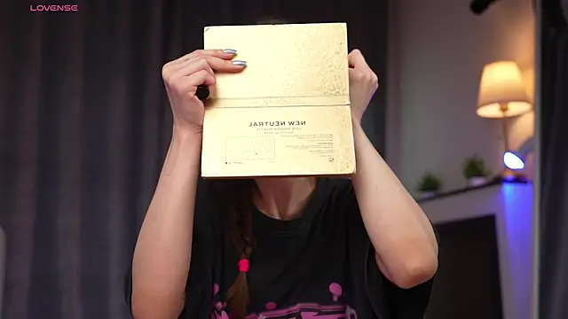 Amely Young online show from April 11, 1:21 am