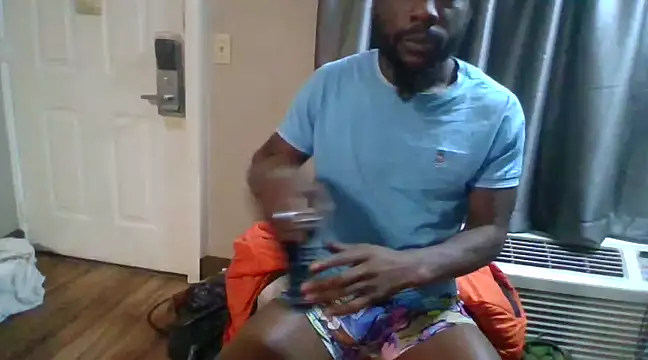 Snapshot of Mrbbc803 chatting on January 29, 12:33 am Mrbbc803 online show from January 29, 12:33 am