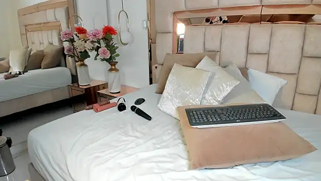 sofia samuels online show from May 31, 6:53 pm