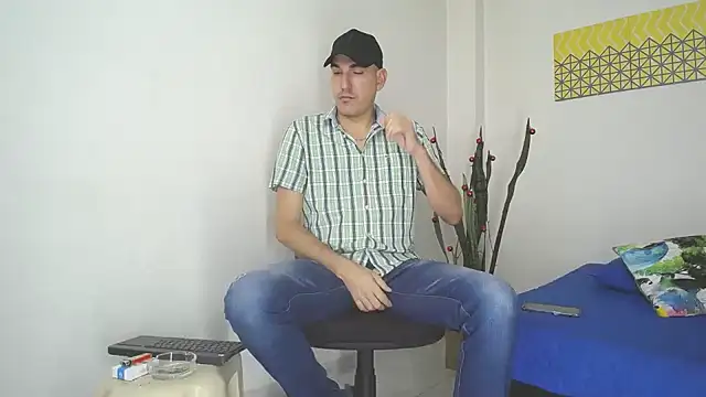 Snapshot of jayydenandjacob chatting on December 27, 7:03 pm jayydenandjacob online show from December 27, 7:03 pm