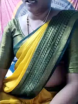 Snapshot of kasmika_kasmika chatting on December 3, 10:28 am kasmika kasmika online show from December 3, 10:28 am