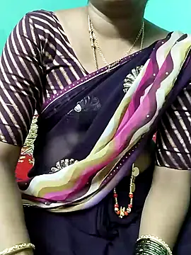 Snapshot of kasmika_kasmika chatting on December 4, 1:53 pm kasmika kasmika online show from December 4, 1:53 pm